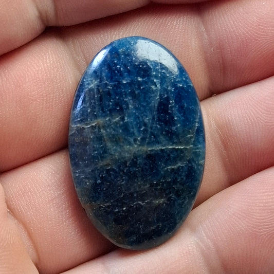 Cabochon Apatite Rainurée