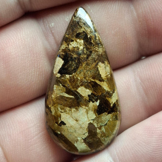 Cabochon bronzite