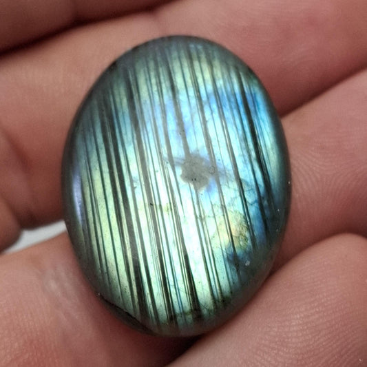 Cabochon labradorite