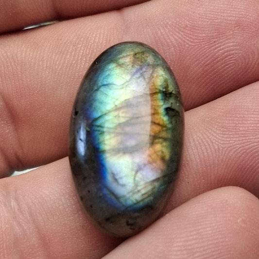 Cabochon labradorite