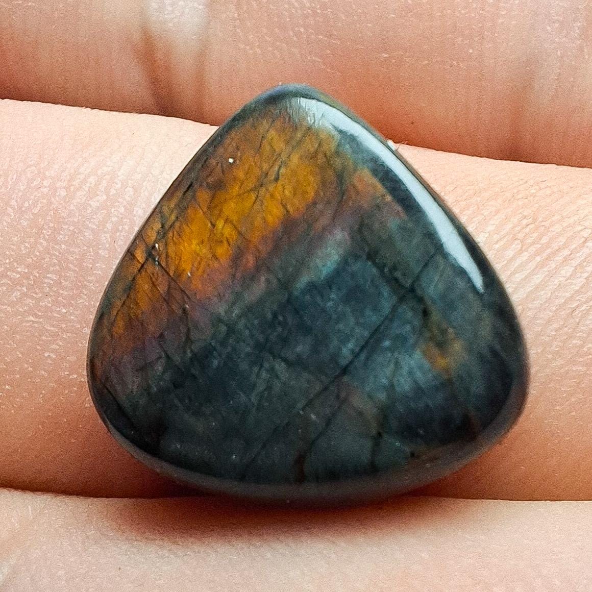 Cabochon spectrolite de yläama finlande