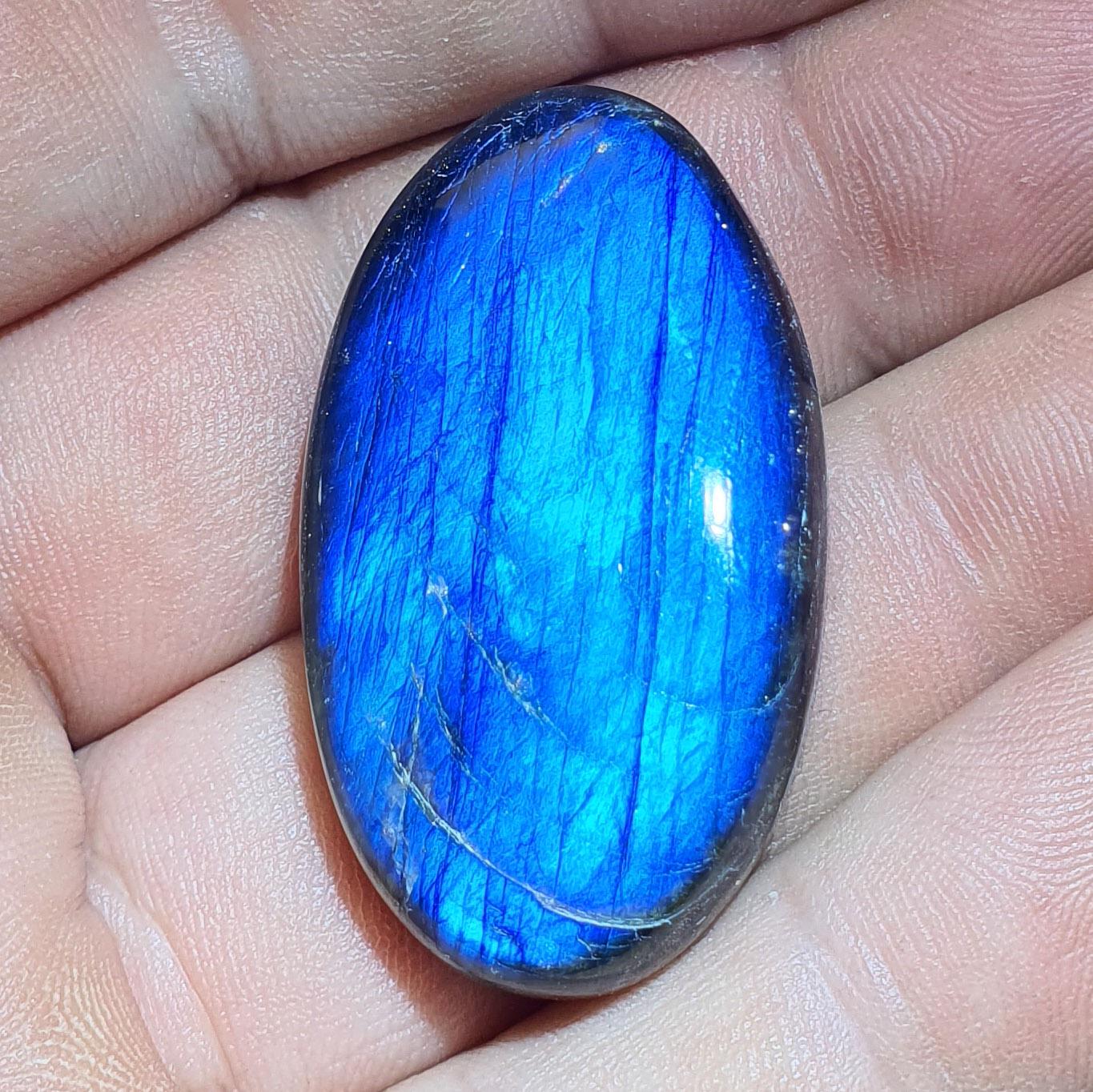 Cabochon labradorite