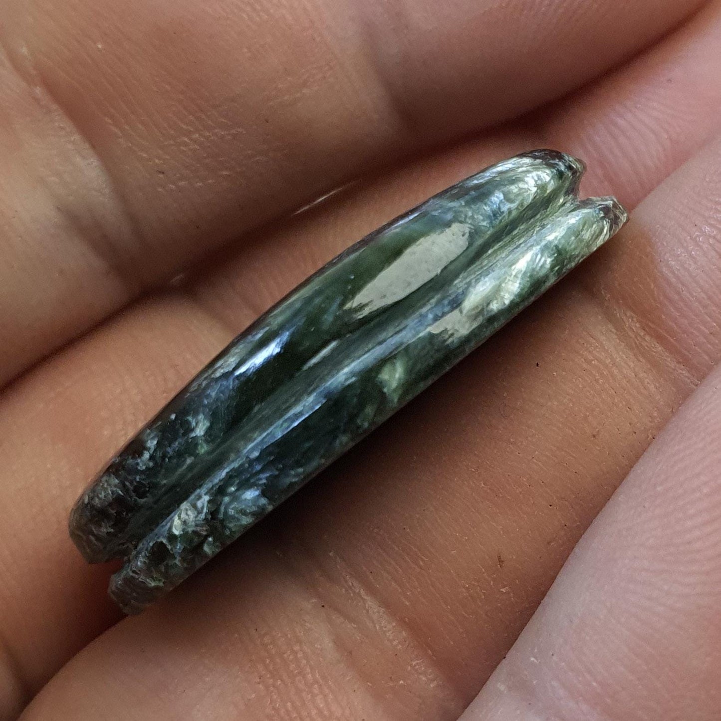 Cabochon seraphinite rainurée