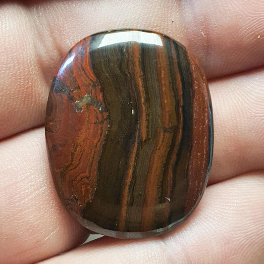 Cabochon œil de fer