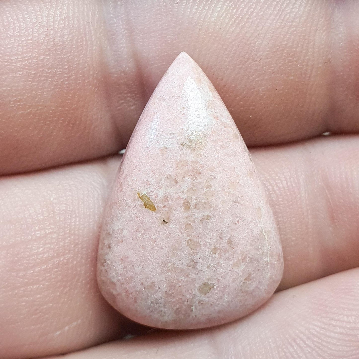 Cabochon thulite de lom