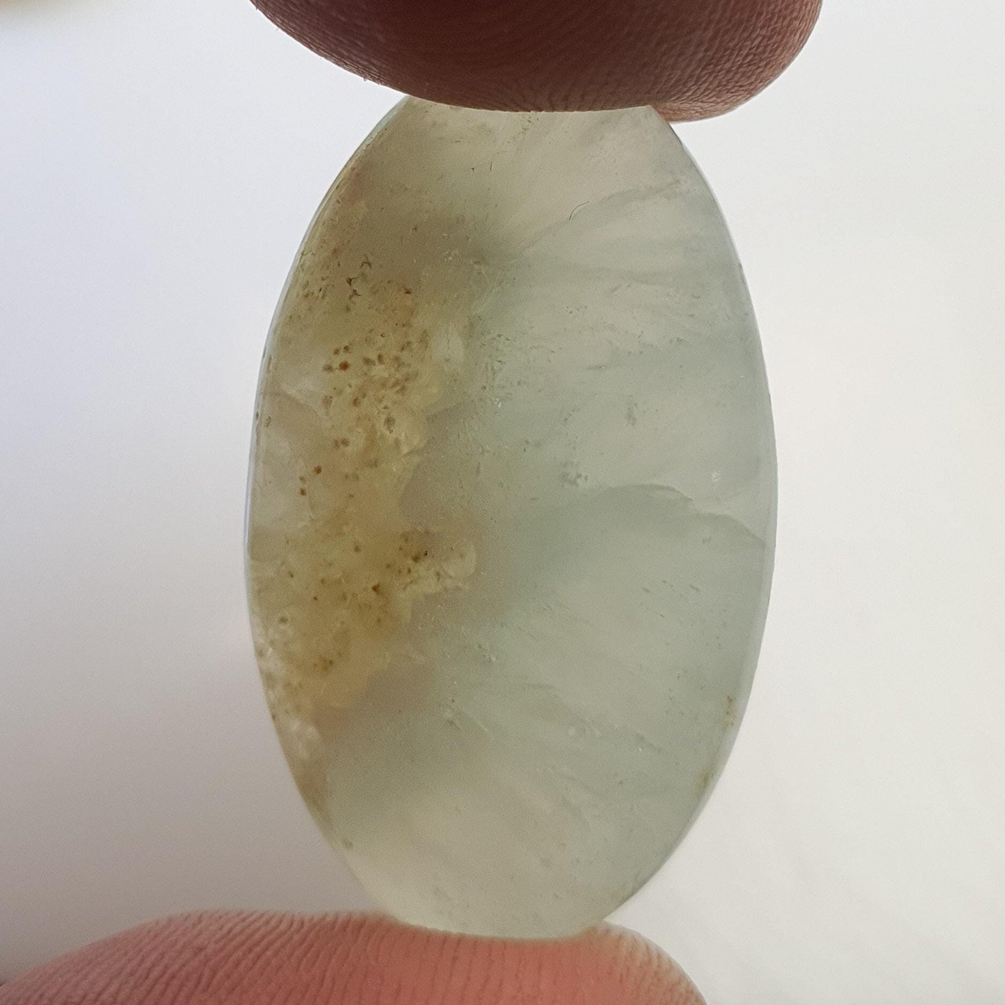 Cabochon prehnite