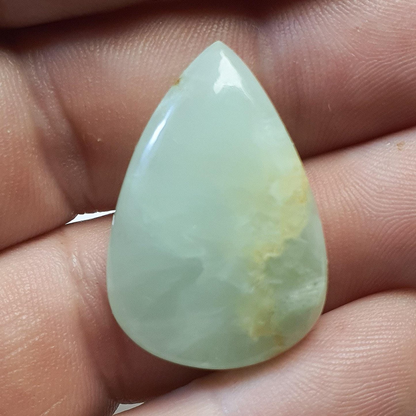 Cabochon prehnite