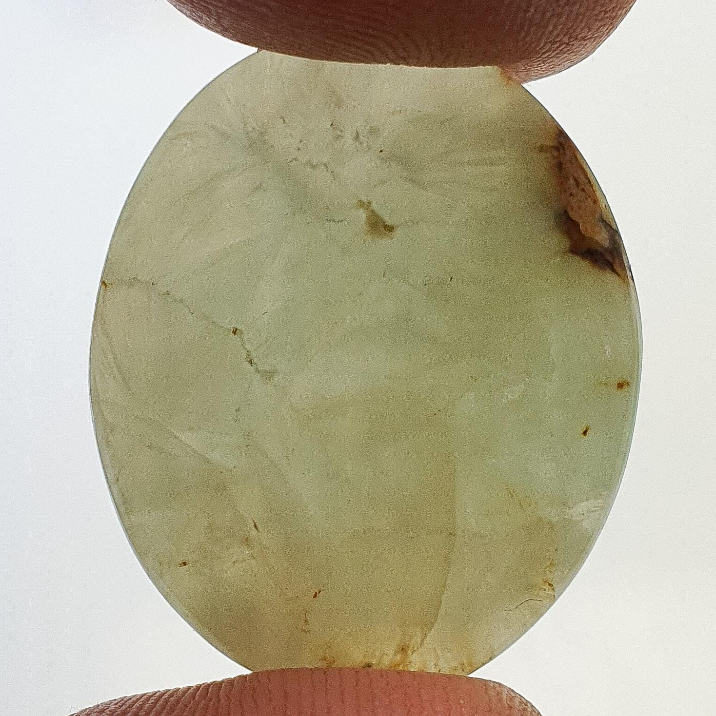 Cabochon prehnite