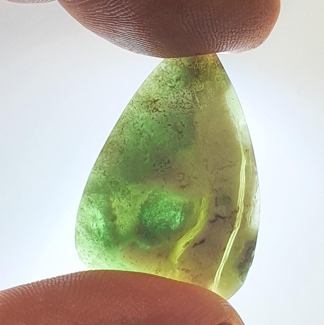 Cabochon opale kiwi