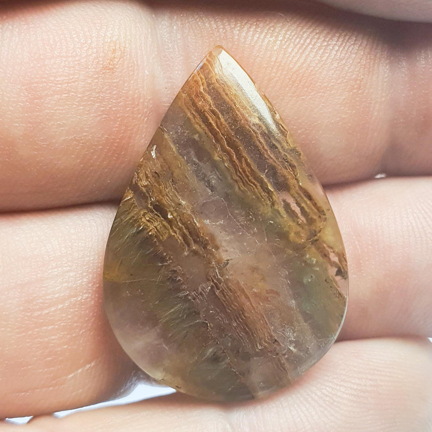 Cabochon quartz lodolite