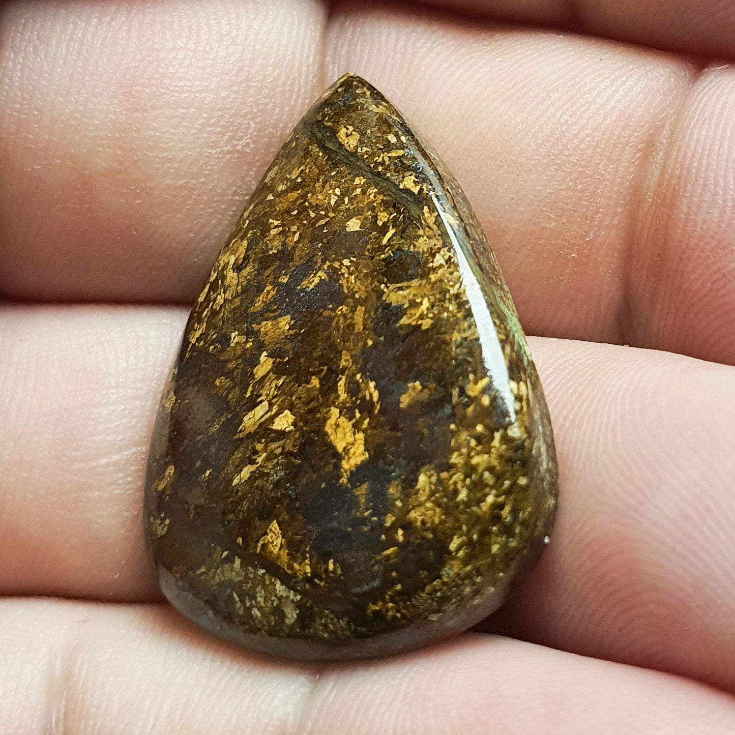 Cabochon bronzite