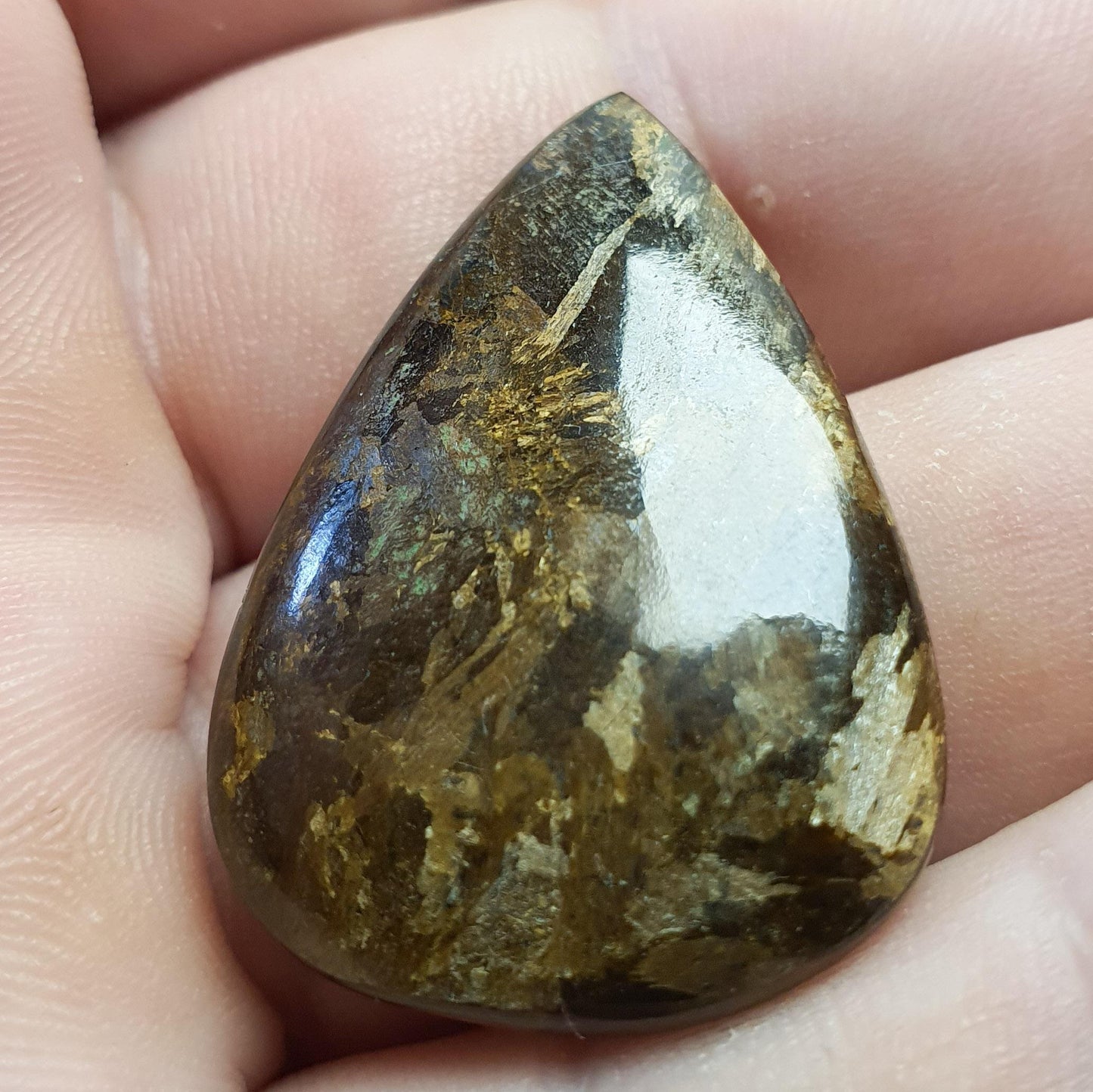 Cabochon bronzite