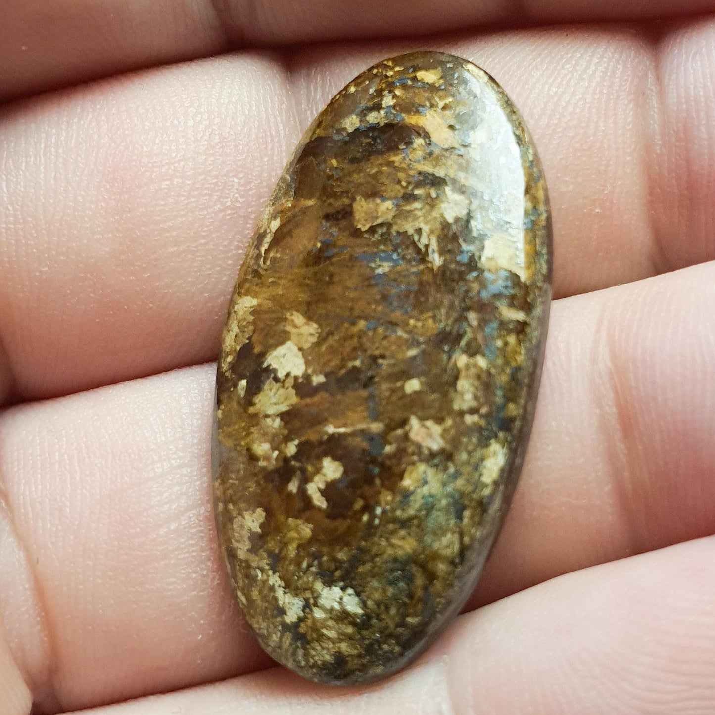 Cabochon bronzite