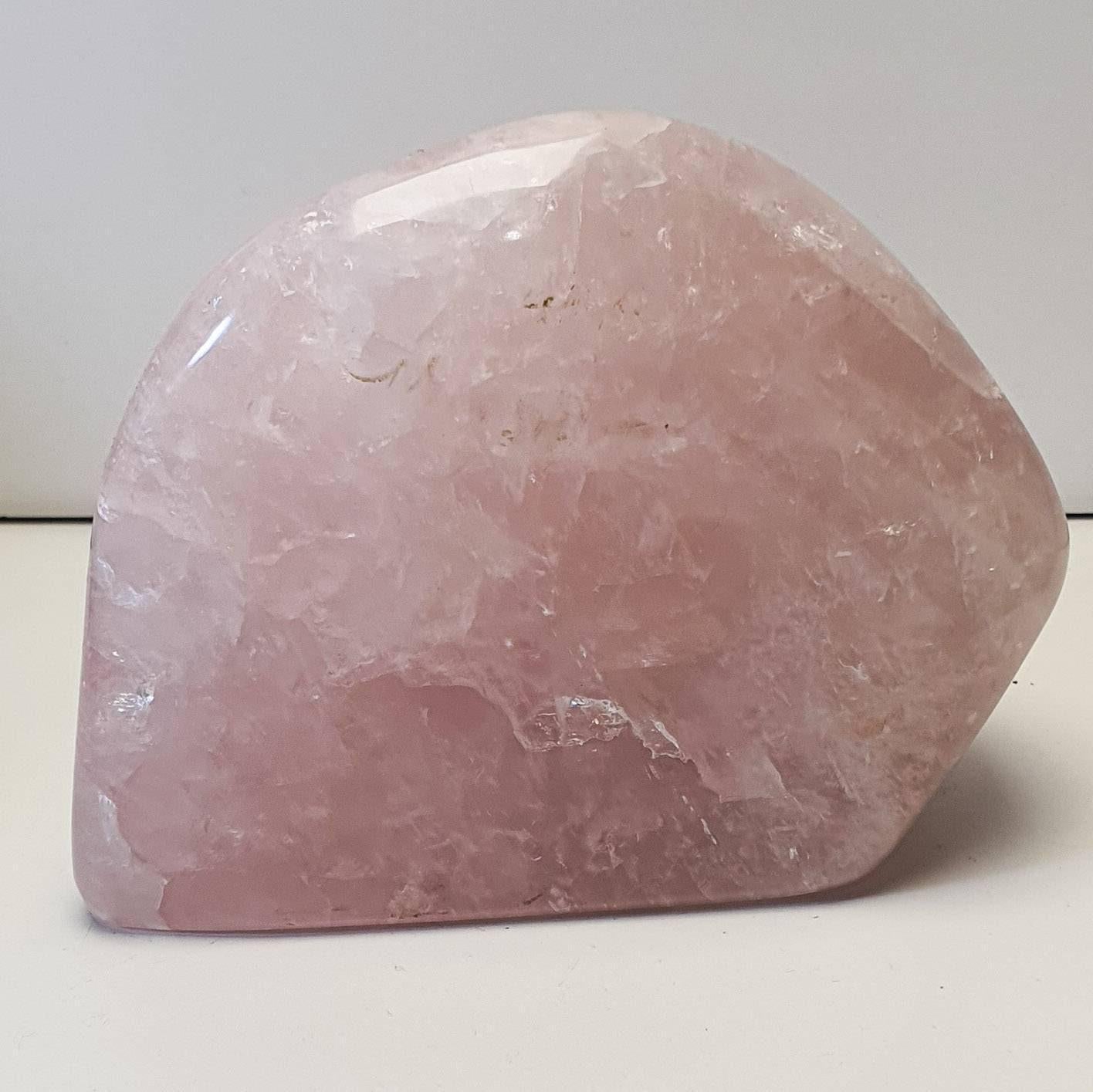 Quartz rose forme libre polie