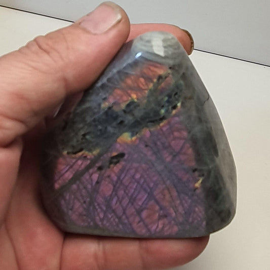 Labradorite forme libre polie (couleurs discrètes)