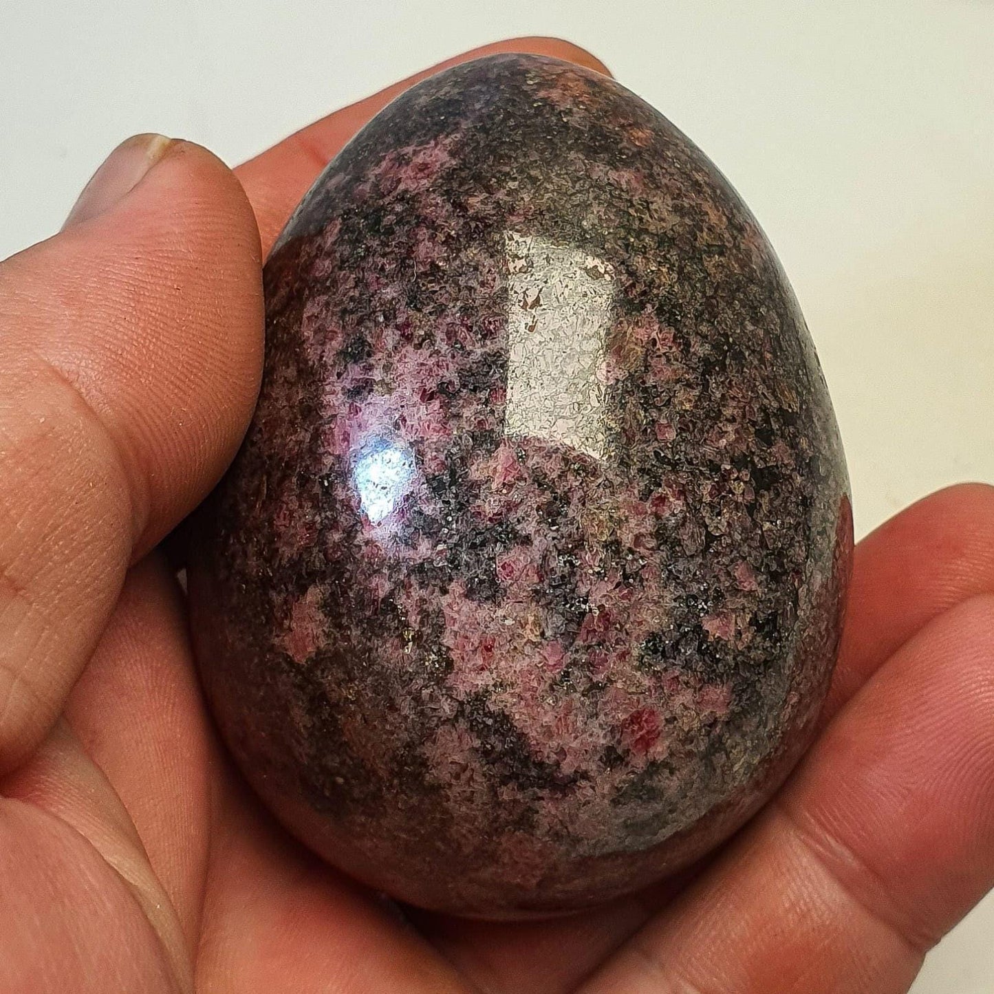 Rhodonite forme libre polie