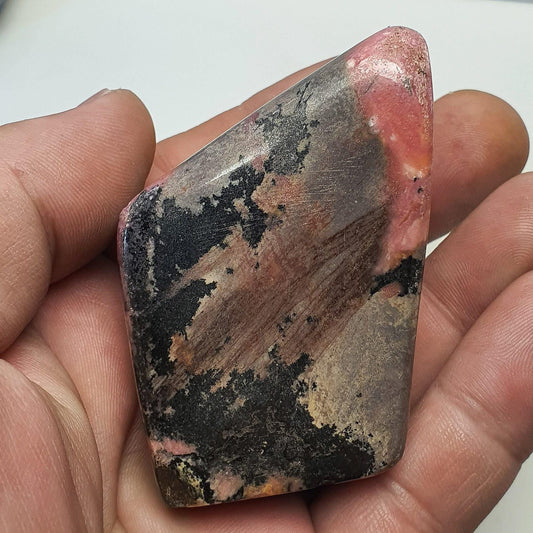 Rhodonite pérou forme libre polie