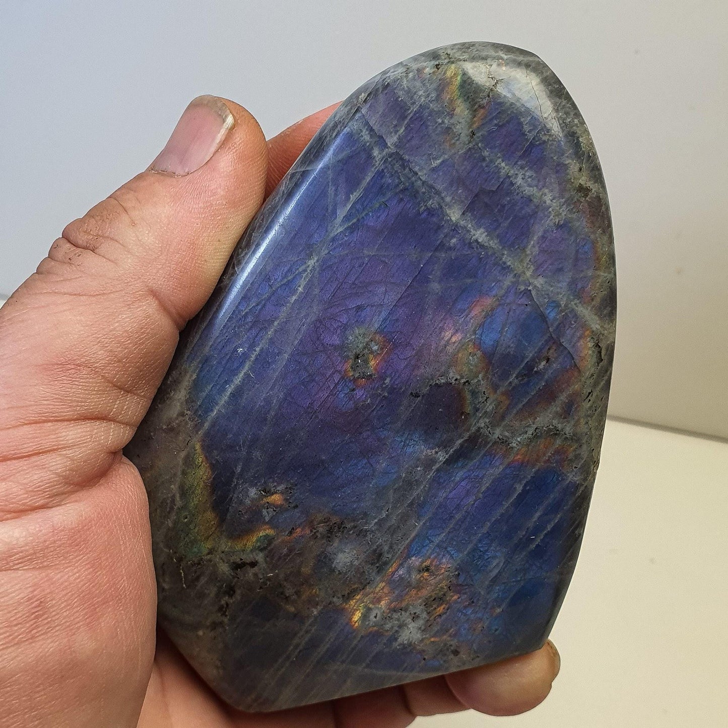 Labradorite forme libre polie