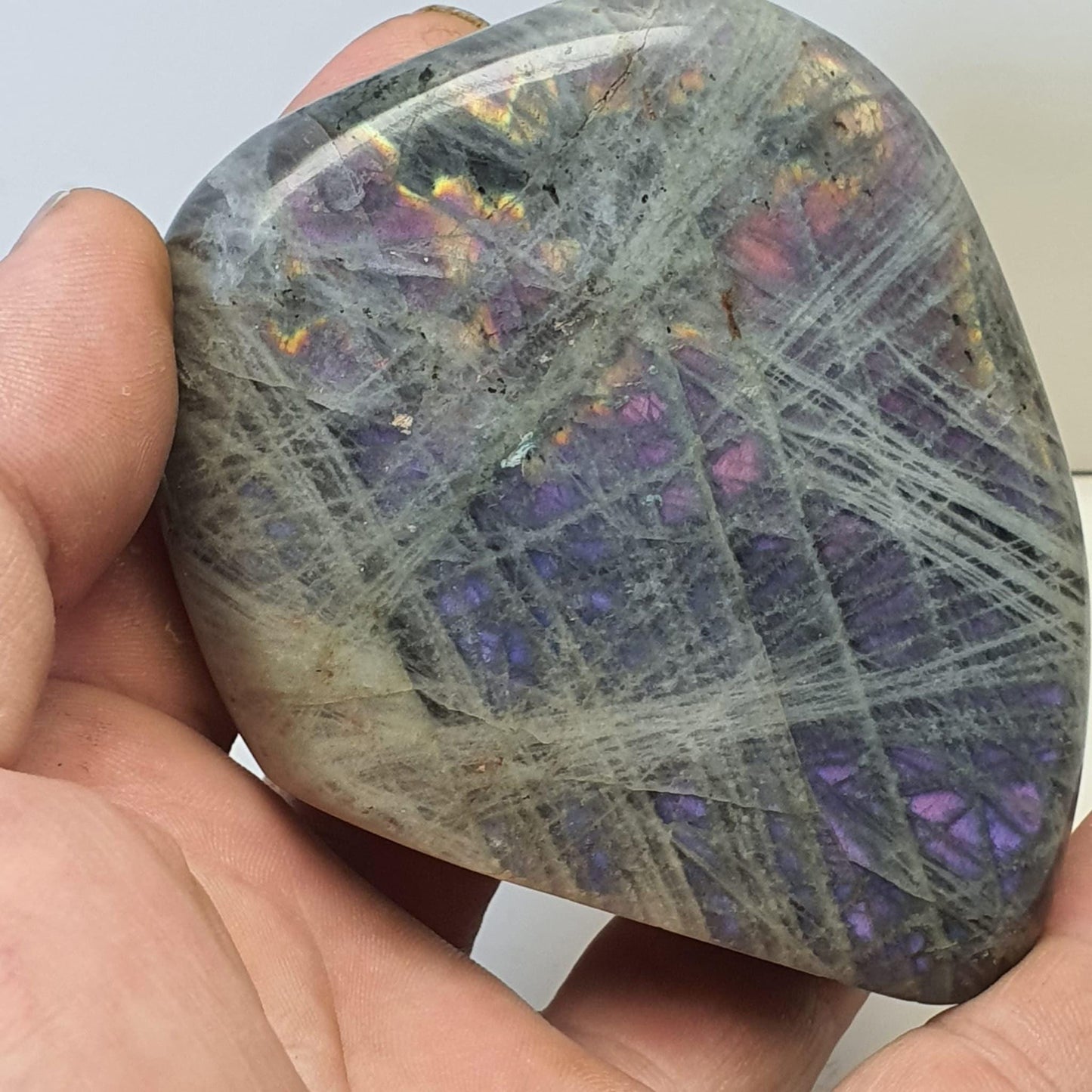 Labradorite forme libre polie