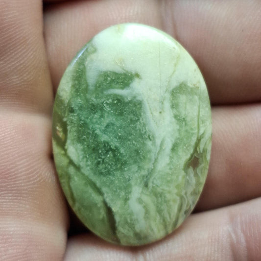 Cabochon opale kiwi rainurée