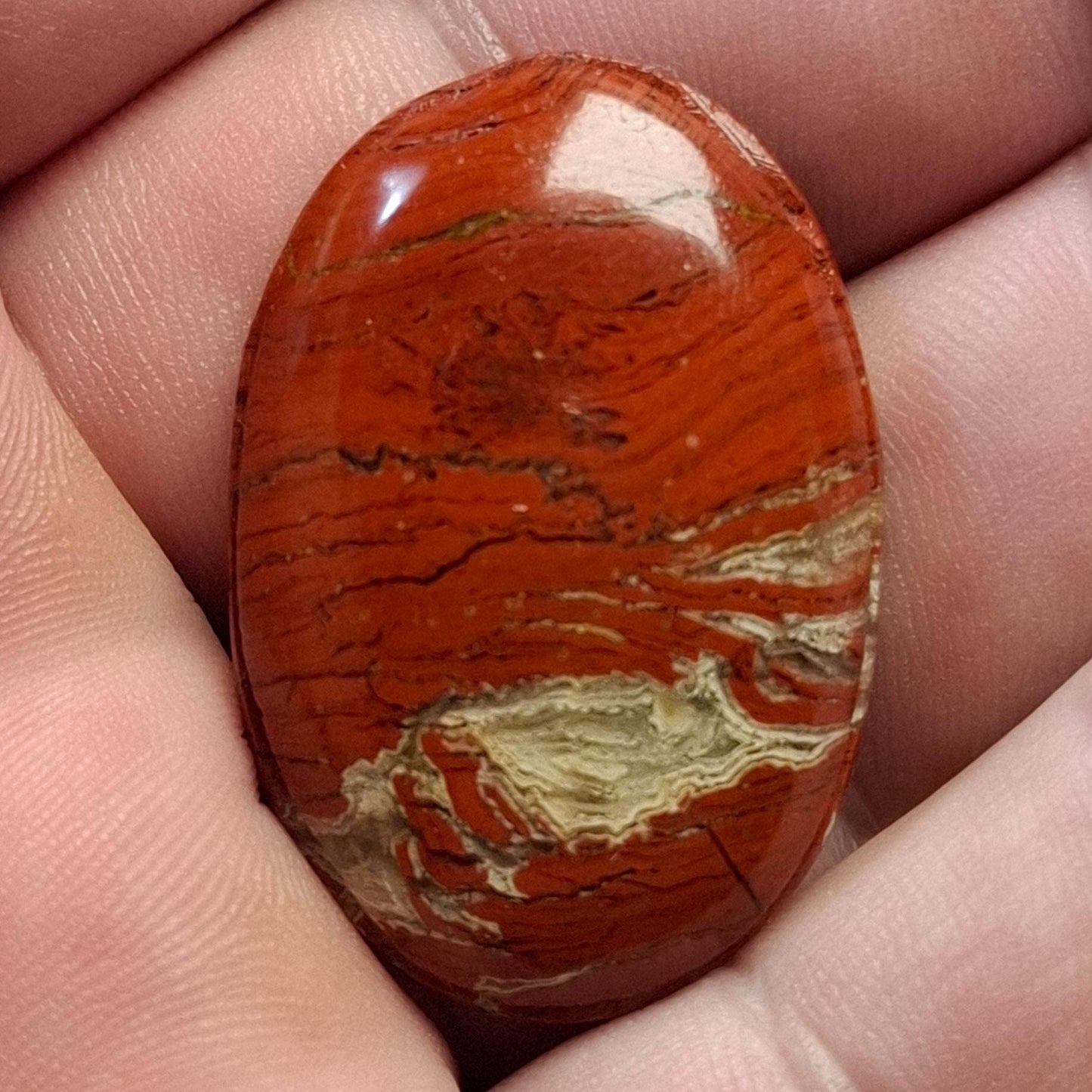 Cabochon jaspe rouge rainurée