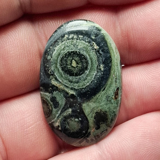 Cabochon jaspe kambaba