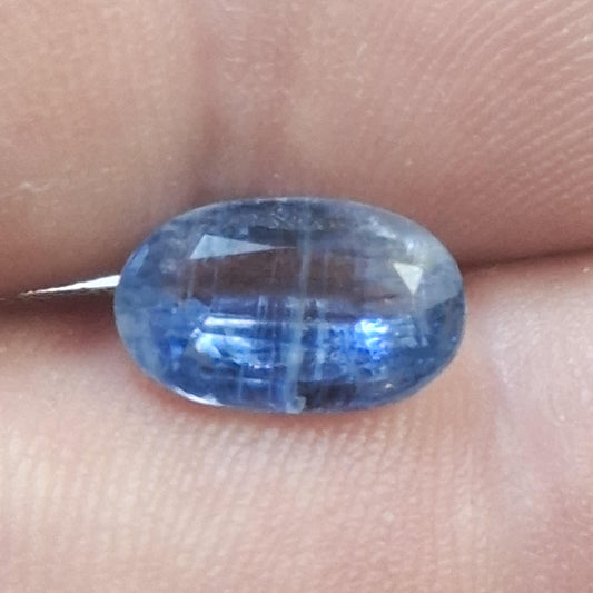 Kyanite facettée