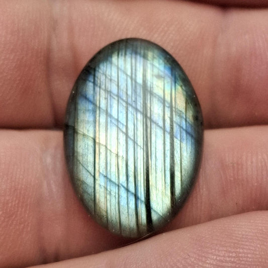 Cabochon labradorite