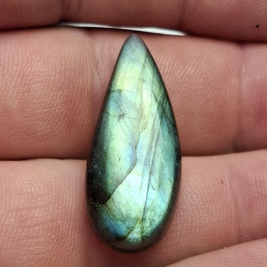 Cabochon labradorite