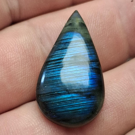 Cabochon labradorite