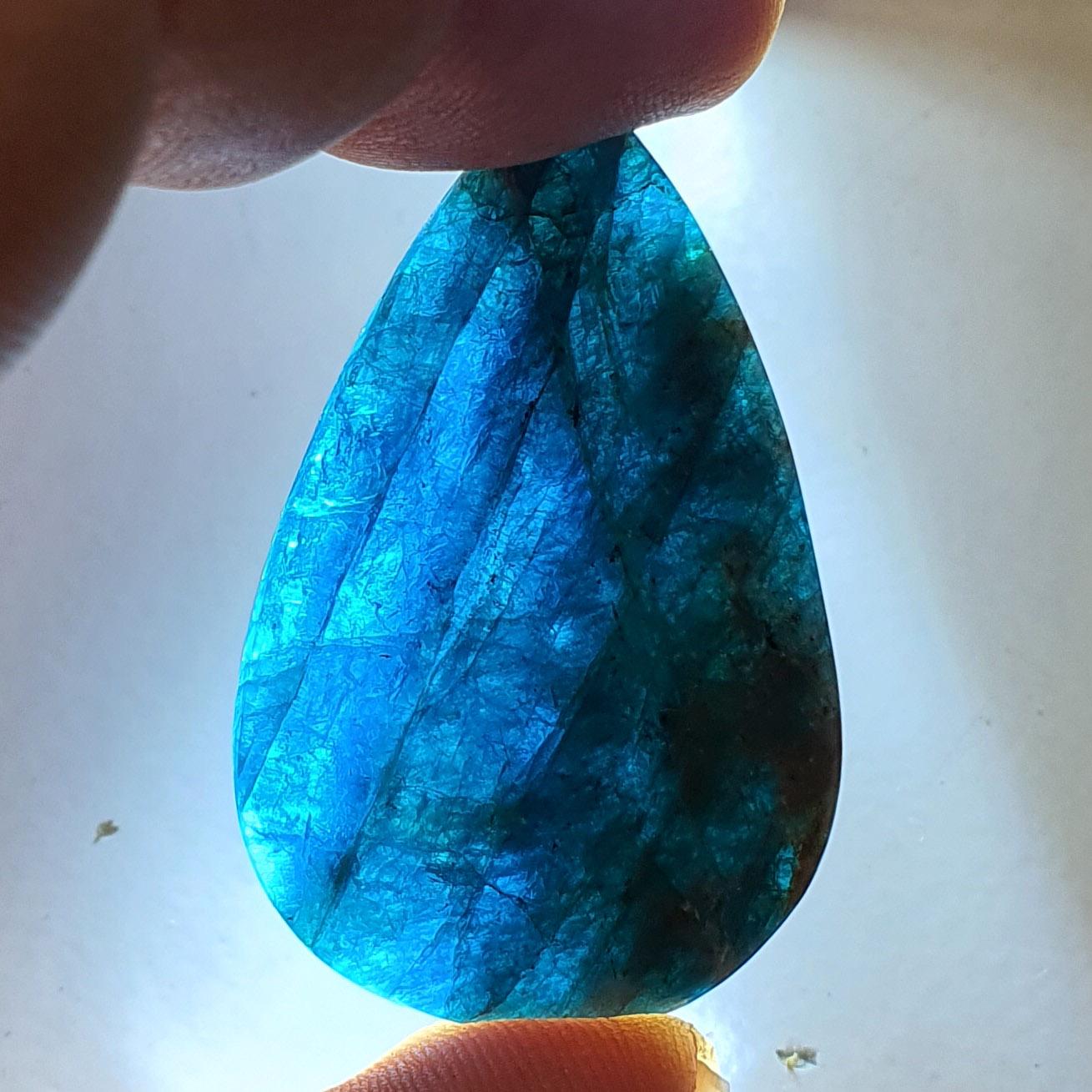 Cabochon apatite