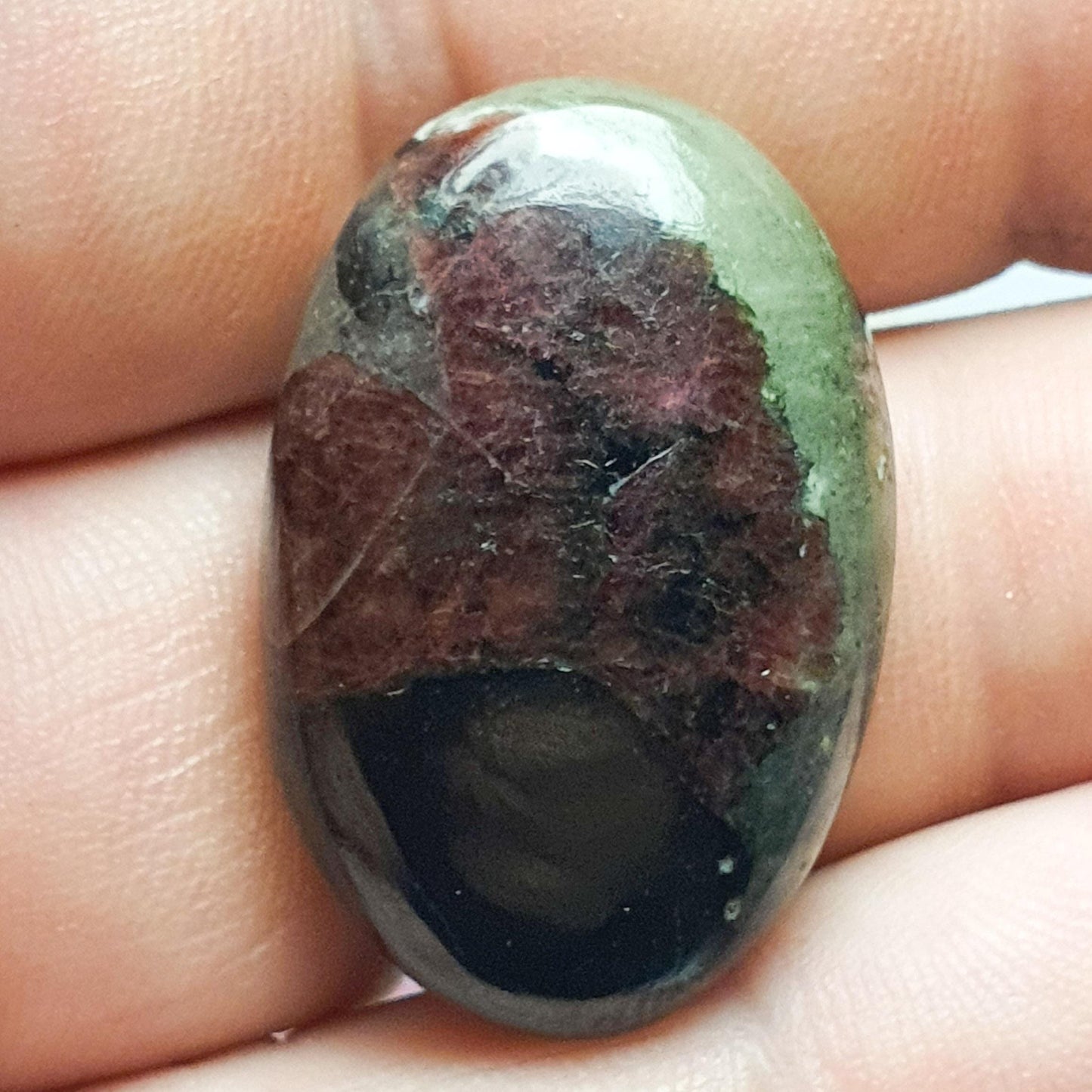 Cabochon eudialyte hackmanite du groenland