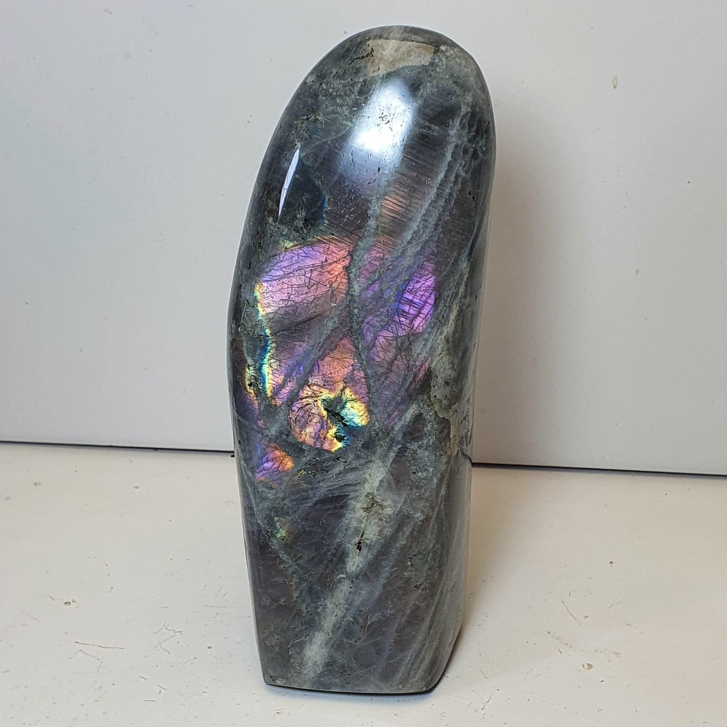 Labradorite forme libre polie