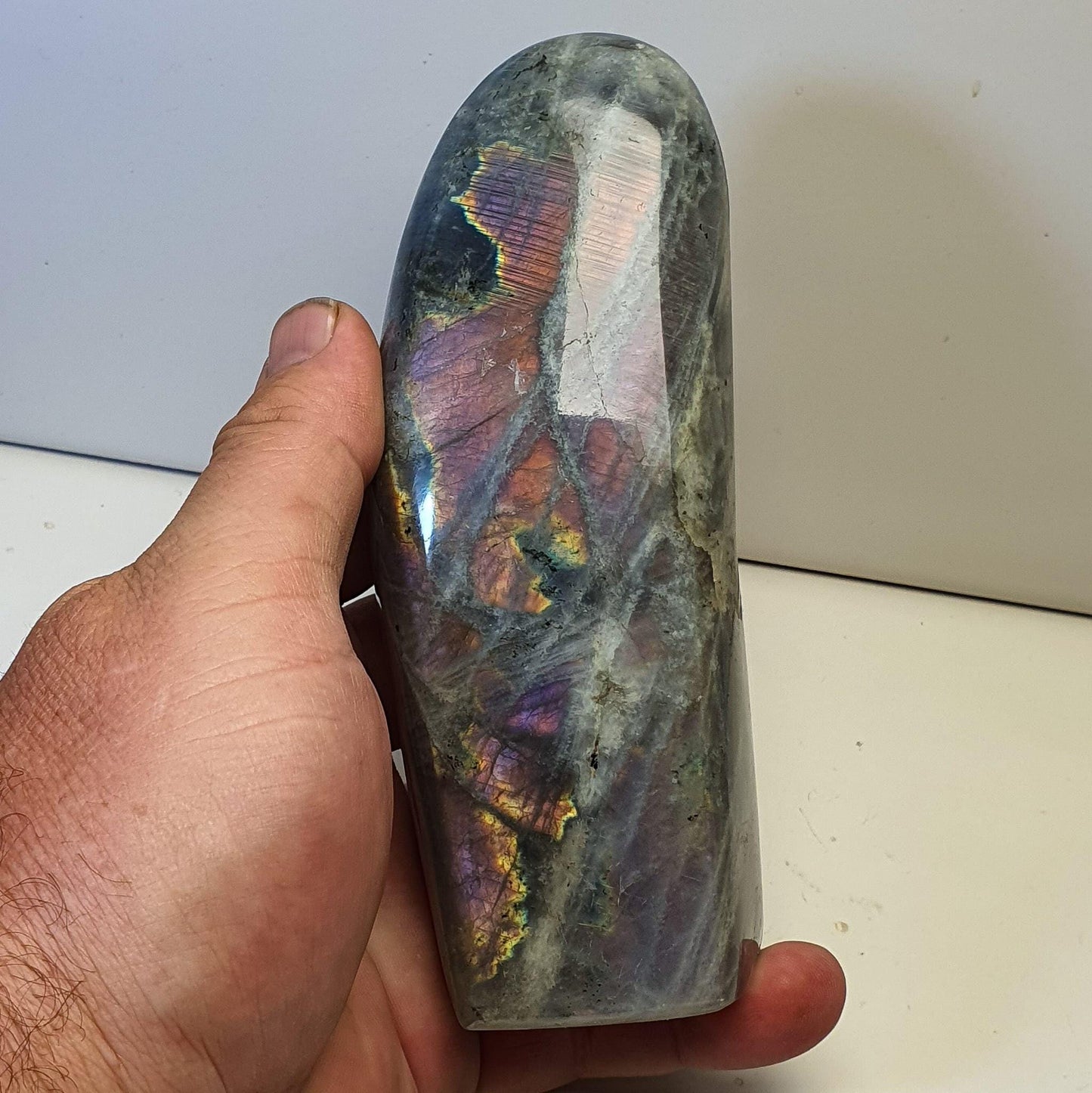 Labradorite forme libre polie