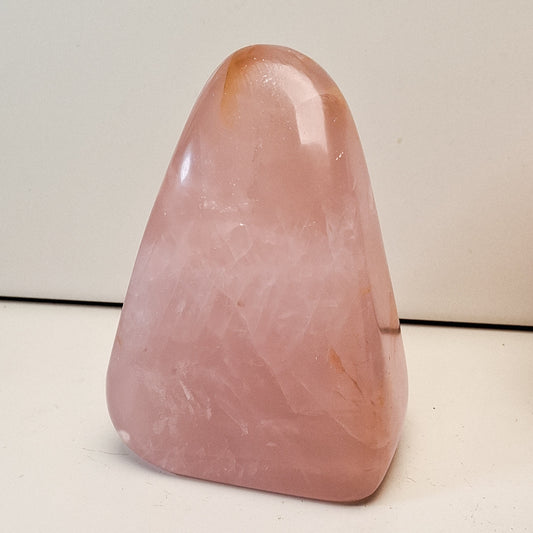 Quartz Rose forme libre polie