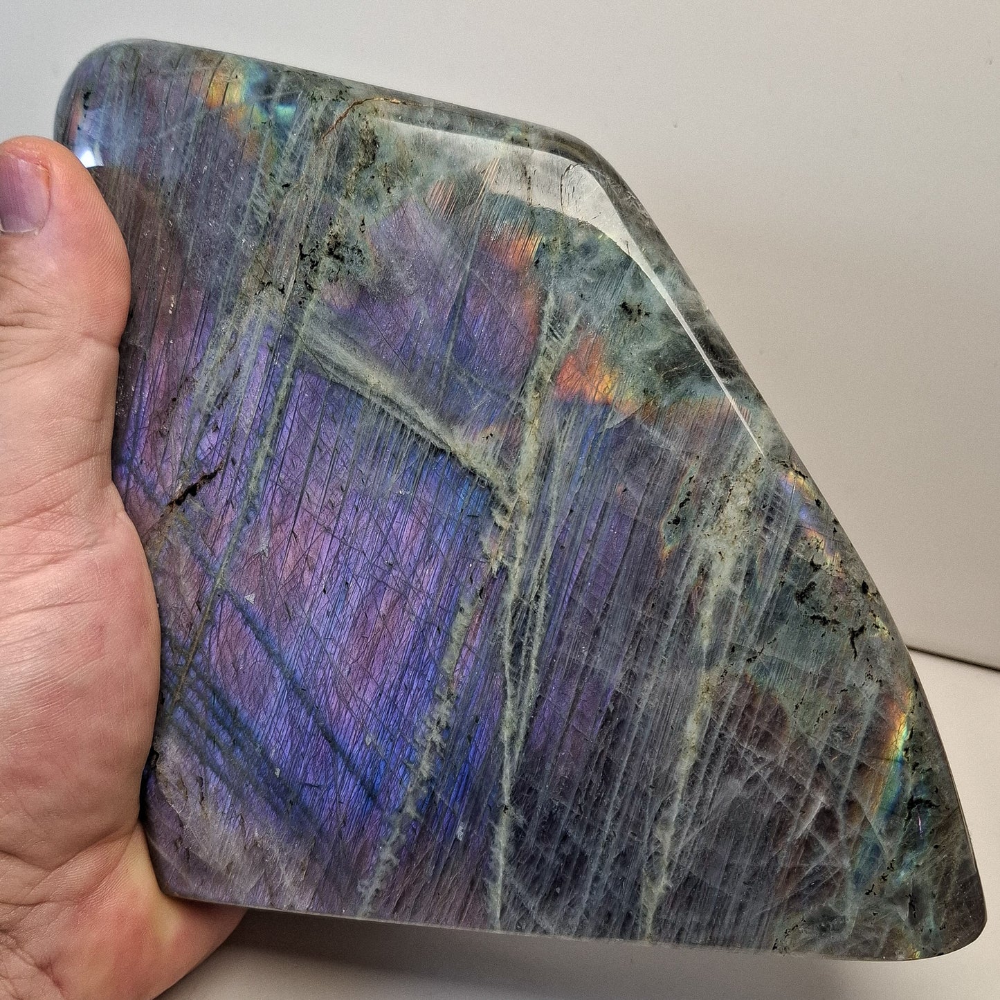 Labradorite forme libre polie