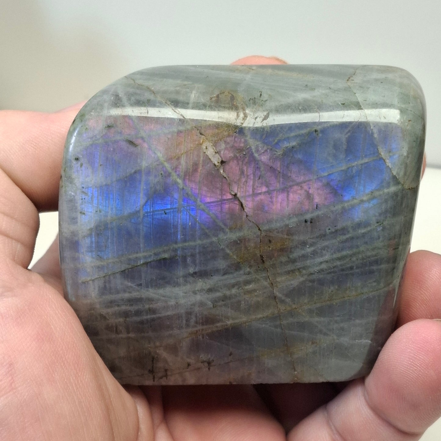 Labradorite forme libre polie