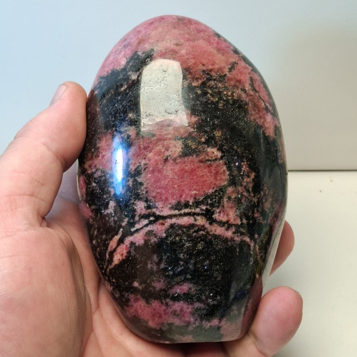 Rhodonite forme libre polie