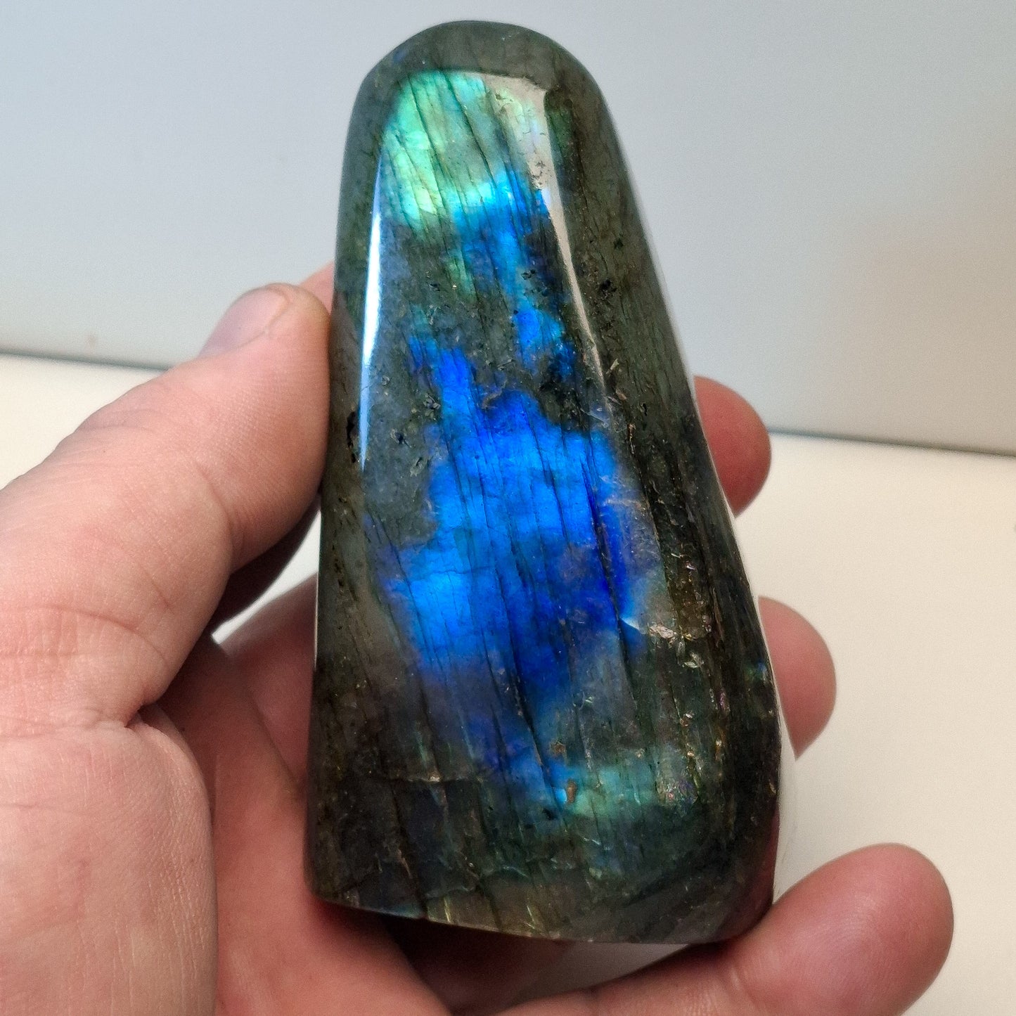 Labradorite forme libre polie