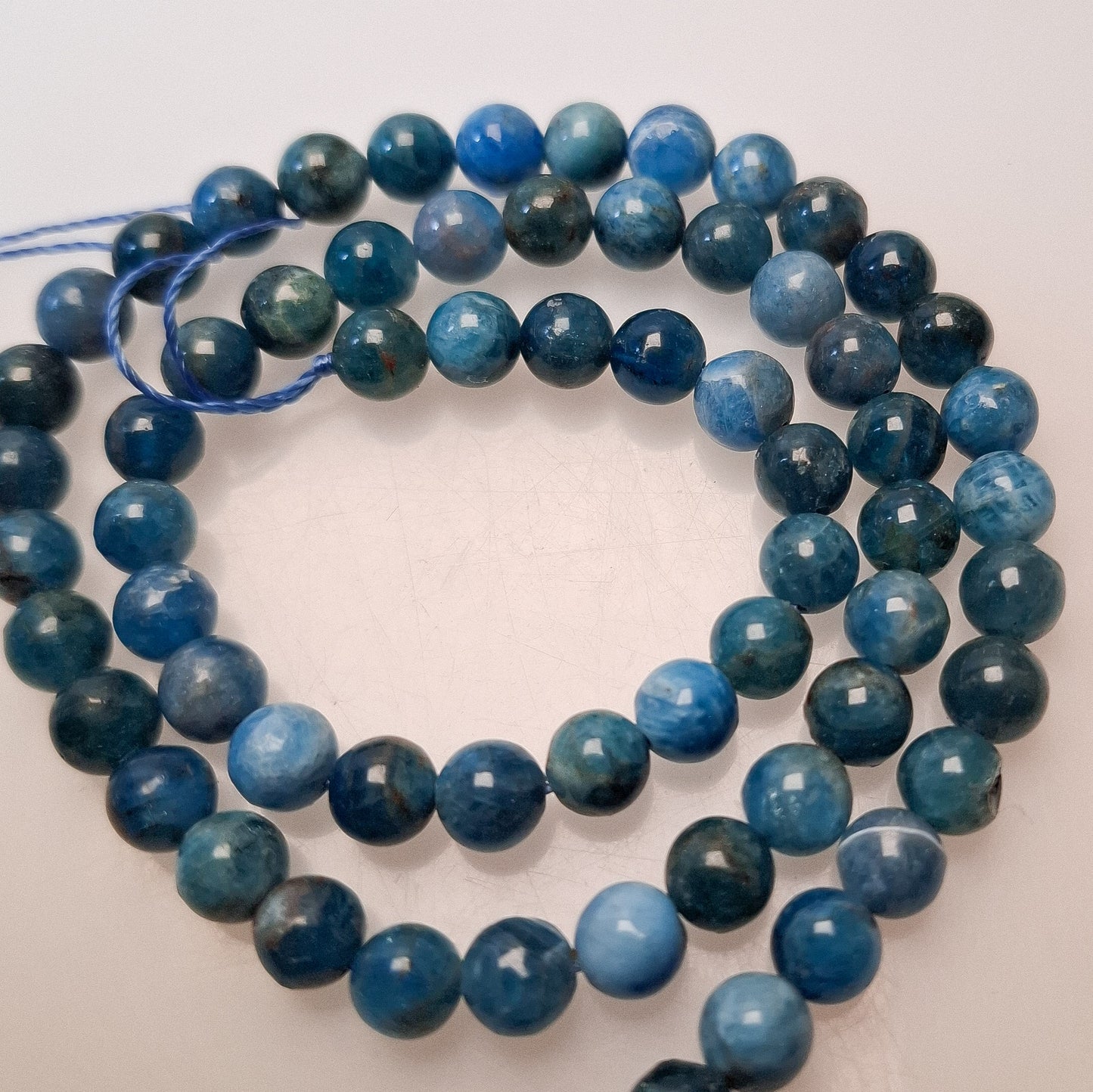 Perles Apatite 6mm, corde 40cm perles rondes naturelles