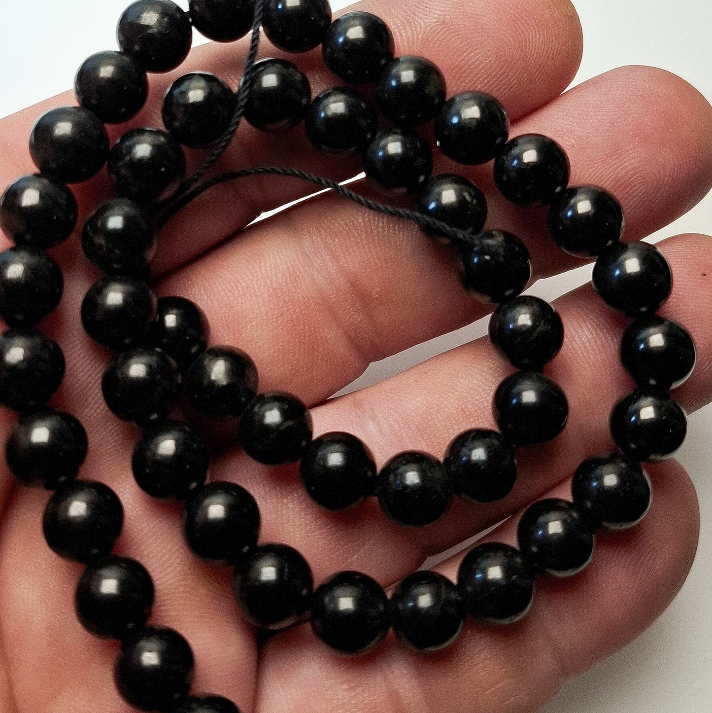 Perles Shungite 8mm, corde 40cm perles rondes naturelles