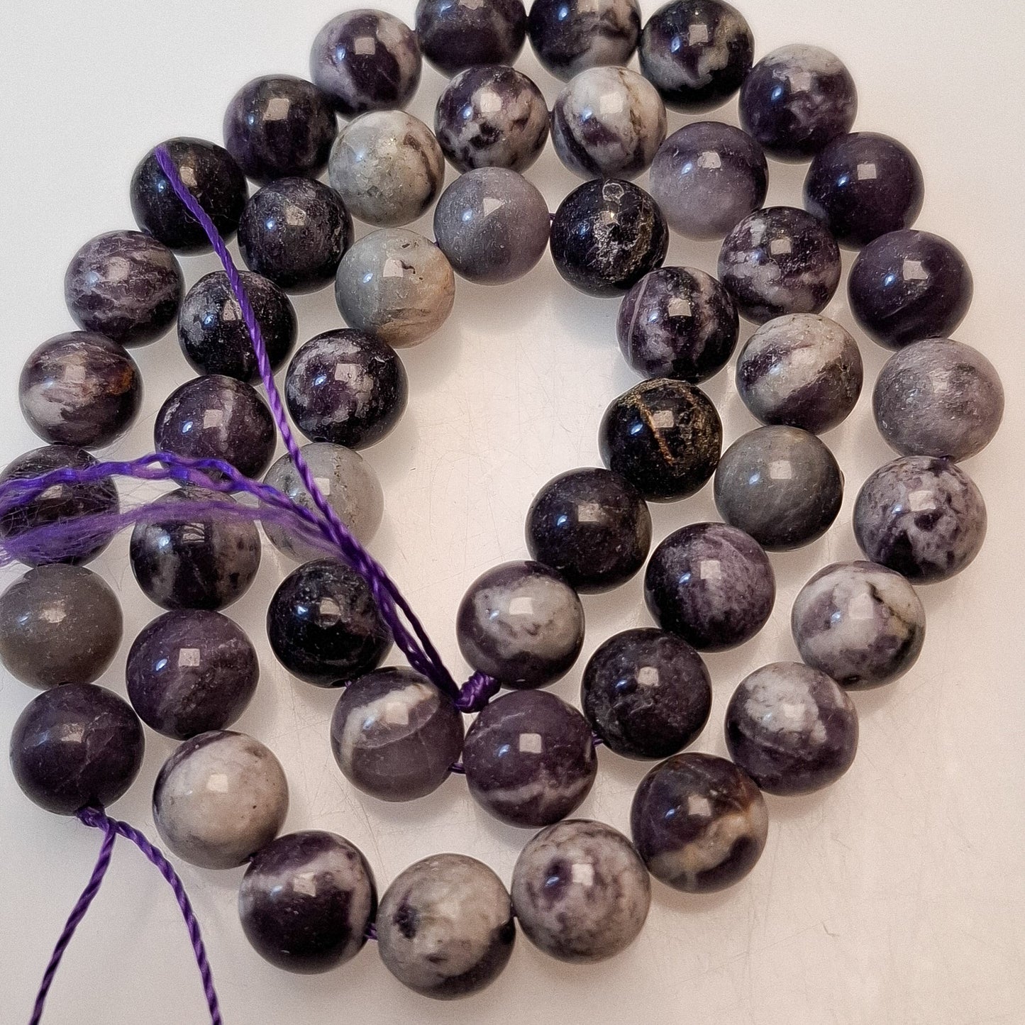 Perles Sugilite 8mm, corde 40cm perles rondes naturelles