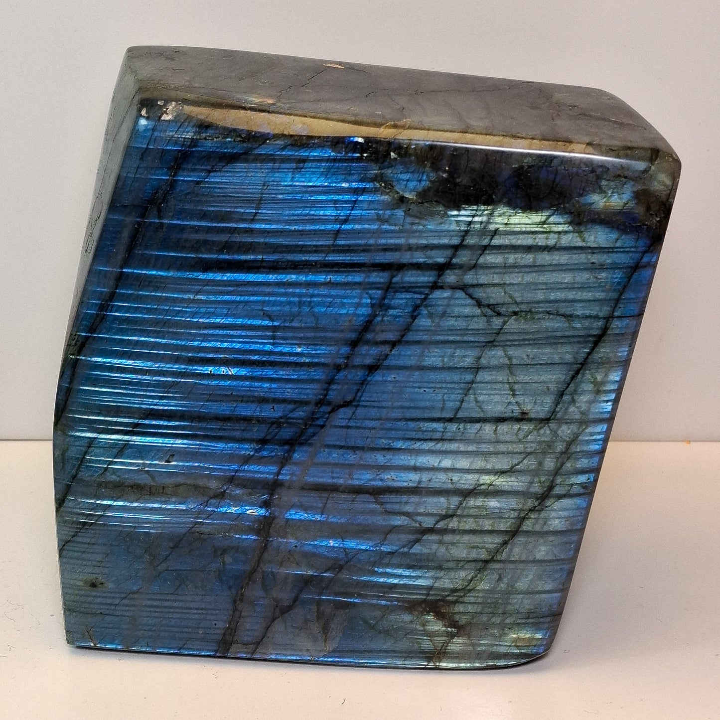 Labradorite forme libre polie