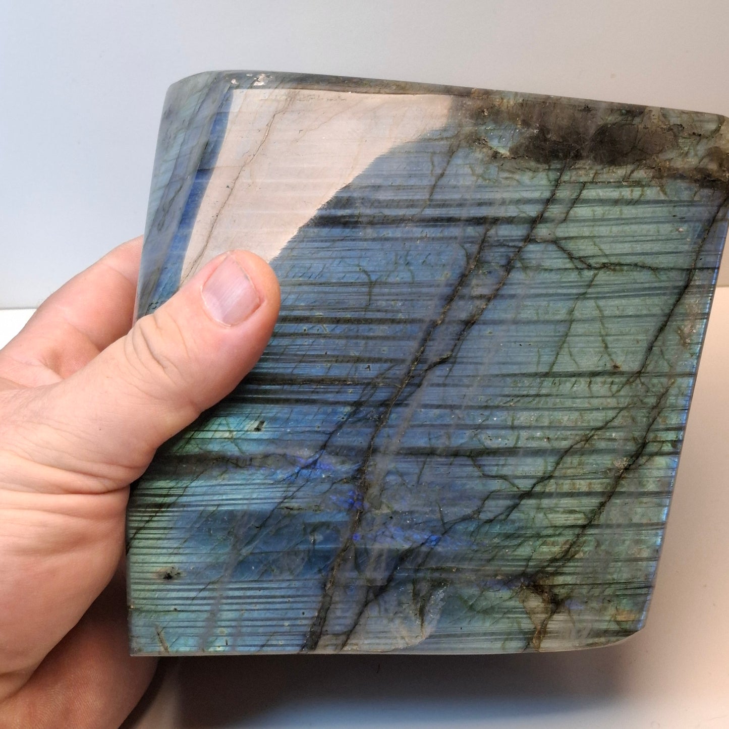 Labradorite forme libre polie