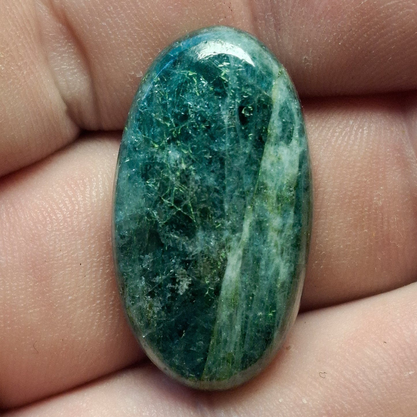 Cabochon apatite verte