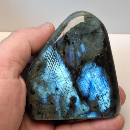 Labradorite forme libre polie