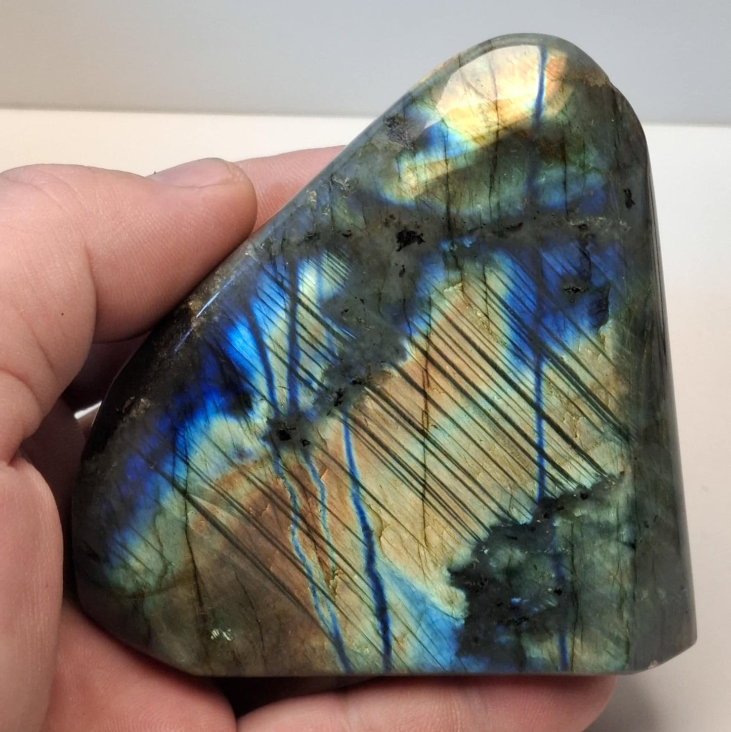 Labradorite forme libre polie