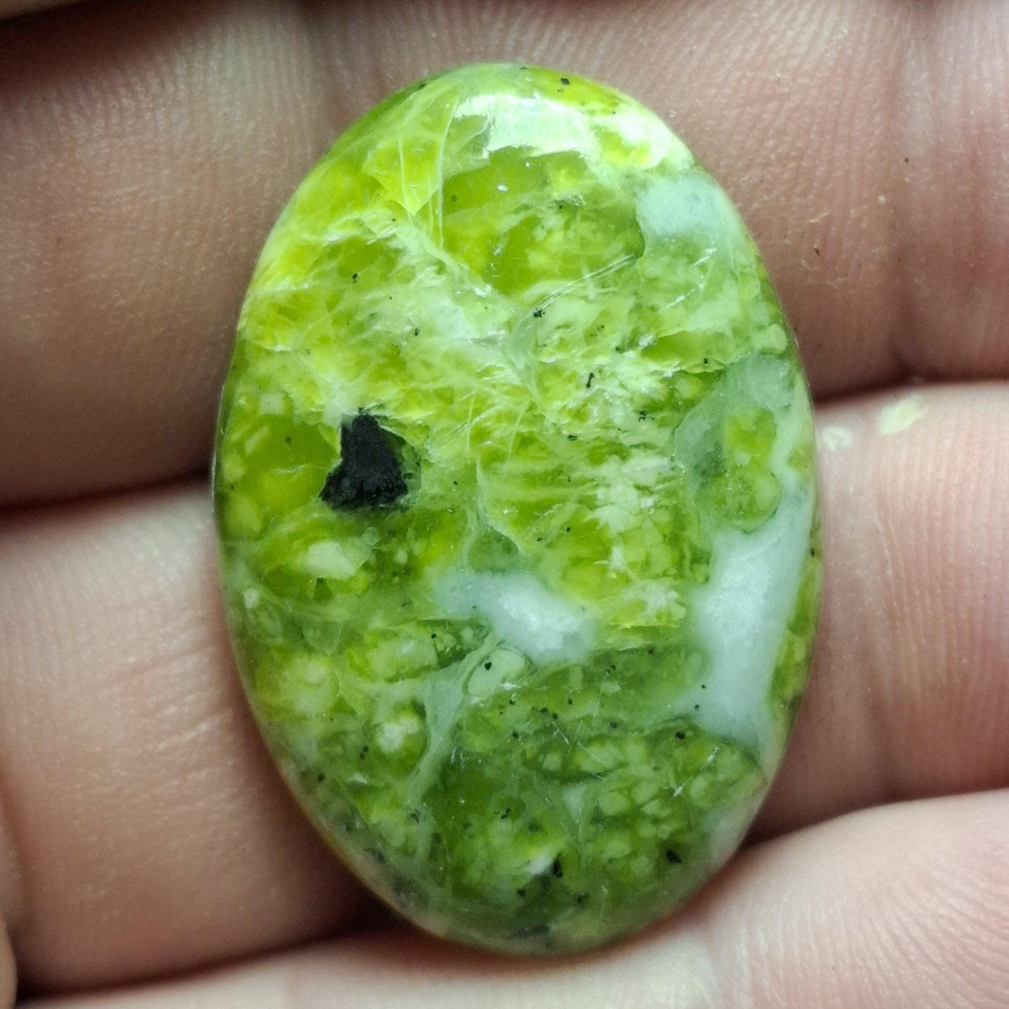 Cabochon lizardite avec magnesite