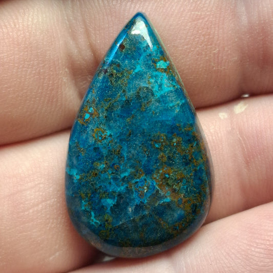 Cabochon shattuckite