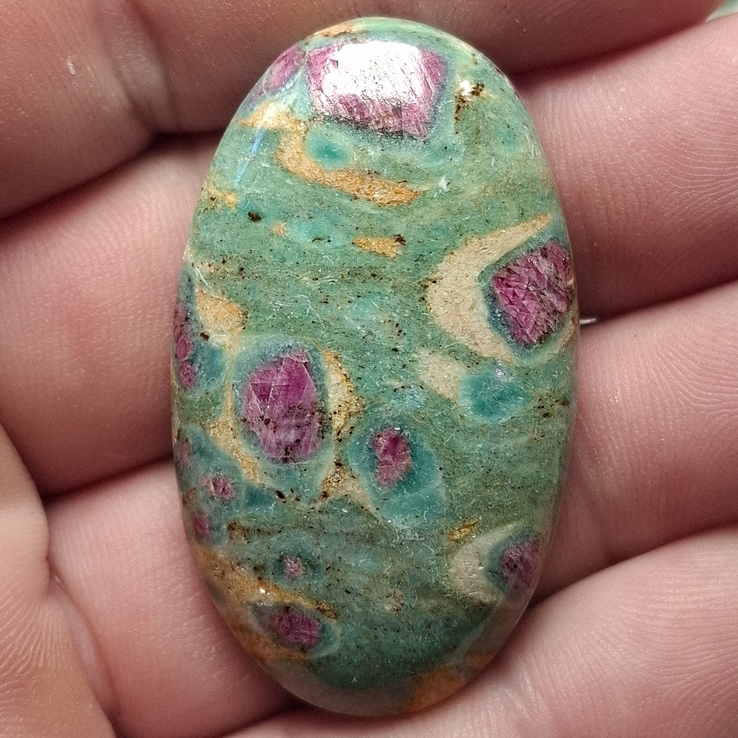 Cabochon Rubis-Fuschite